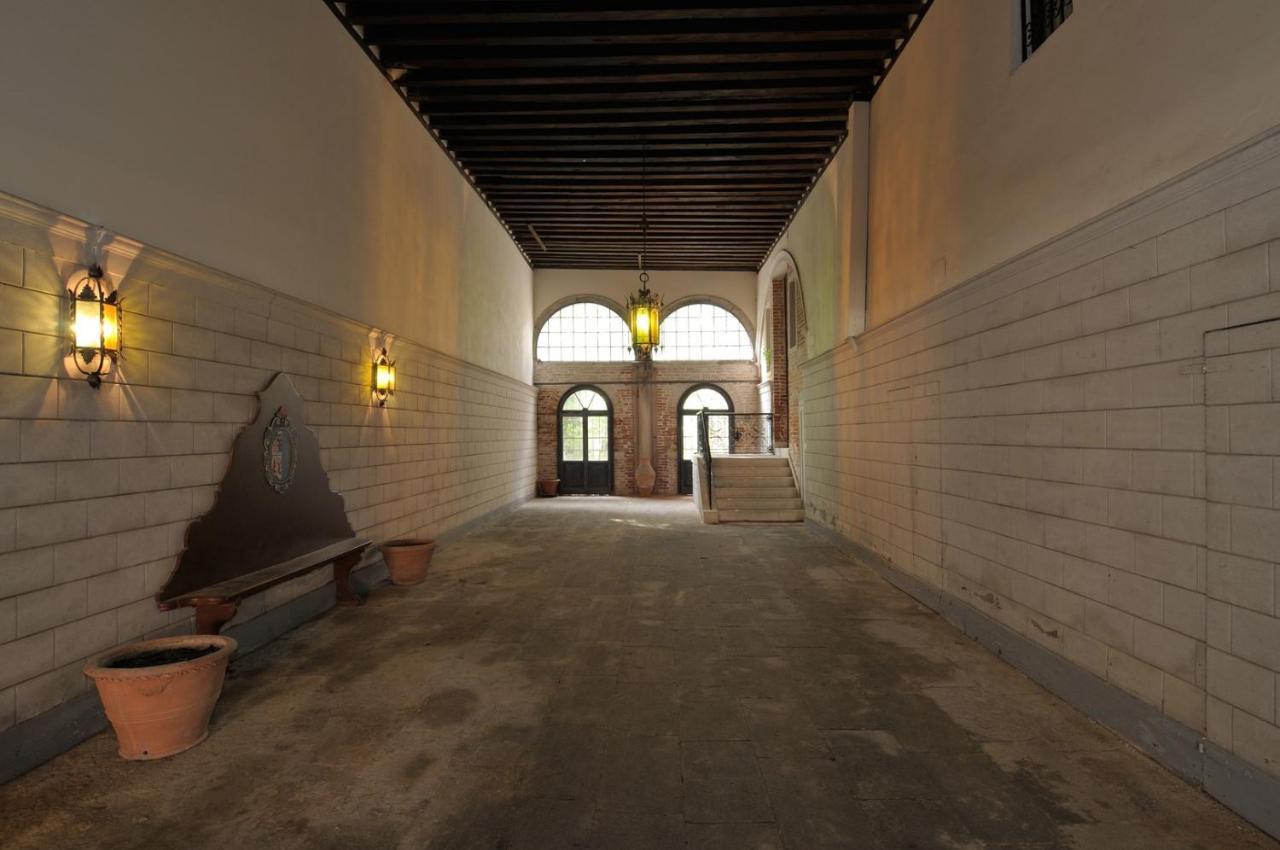 Canal Riva De Biasio Venice Exterior photo