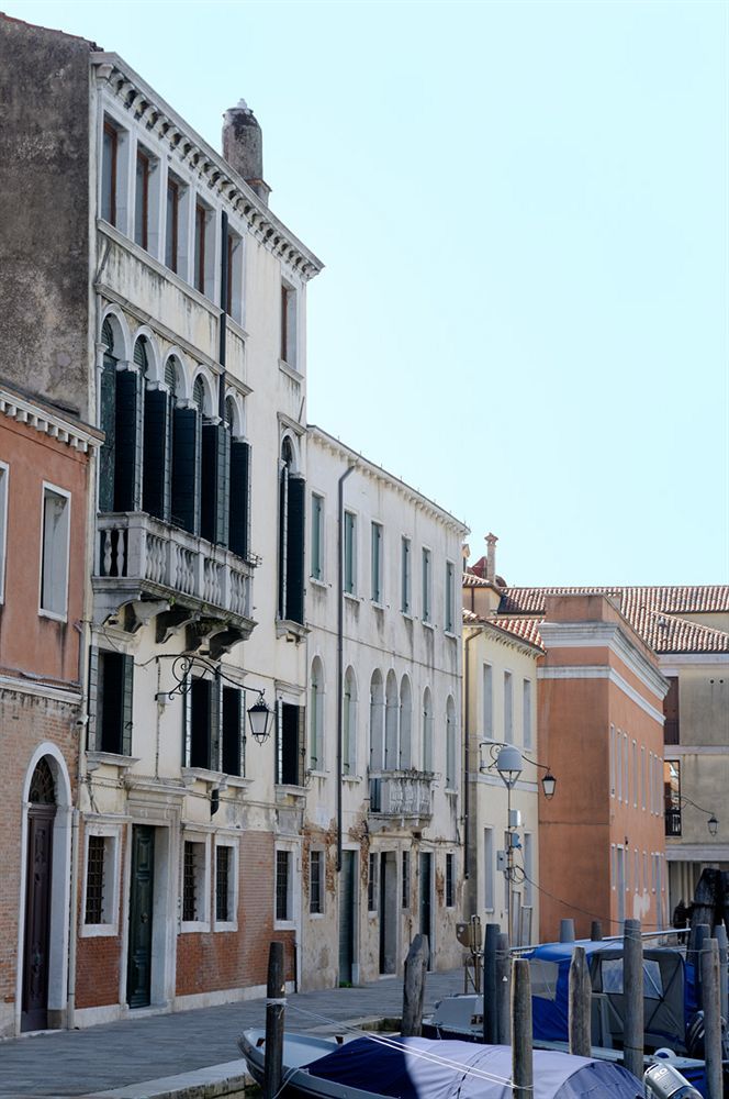 Canal Riva De Biasio Venice Exterior photo